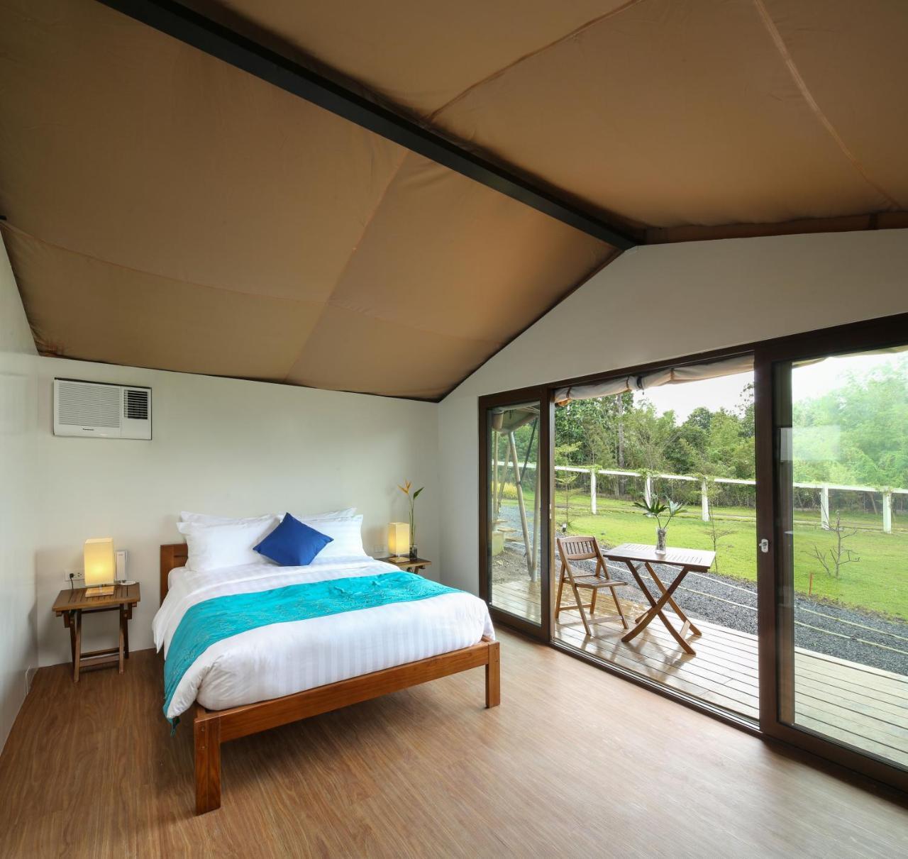 Solina Beach & Nature Resort Carles Extérieur photo